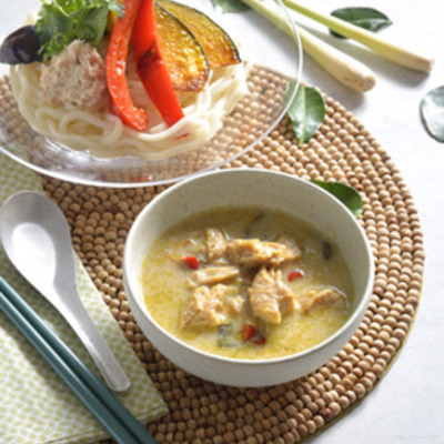 チキンとタイカレー(グリーン)で作る甘酒グリーンカレーの冷やしうどん