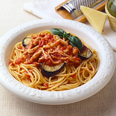 チキンとなすのトマトソースパスタ