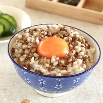 これはやみつき！プチプチ食感がクセになる！雑穀入り卵かけご飯