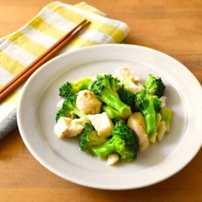 ブロッコリーとささみのシンプル塩炒め