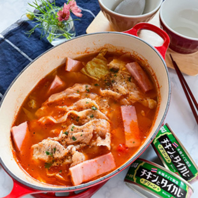 キャベツと豚肉のトマト鍋