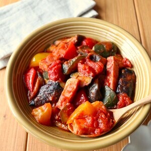 時短で完成！【トマトを味わう！ゴロゴロ野菜のラタトゥイユ】