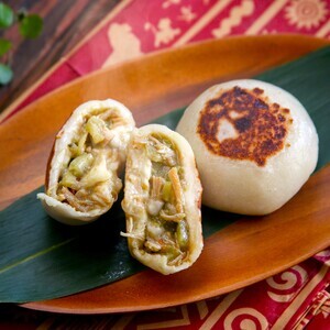 ピリッと大人味！ なすとチーズのグリーンカレーおやき