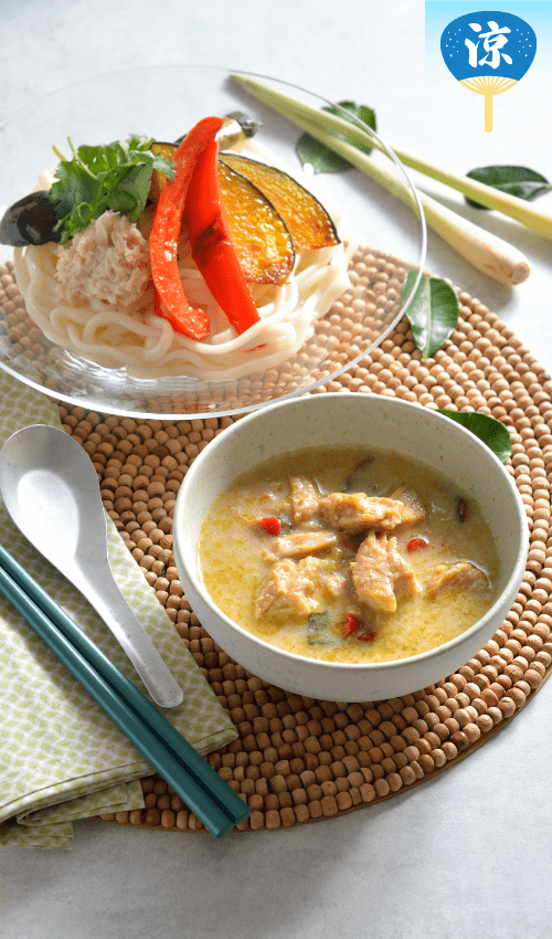 チキンとタイカレー(グリーン)で作る甘酒グリーンカレーの冷やしうどん