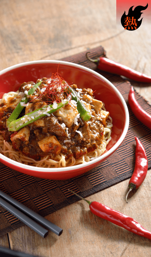 チキンとインドカレー(黒カレー)で作る辛ウマ麻婆カレー麺