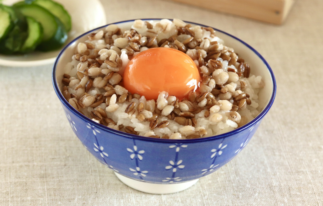 ぷちぷち食感がクセになる雑穀入り卵かけご飯
